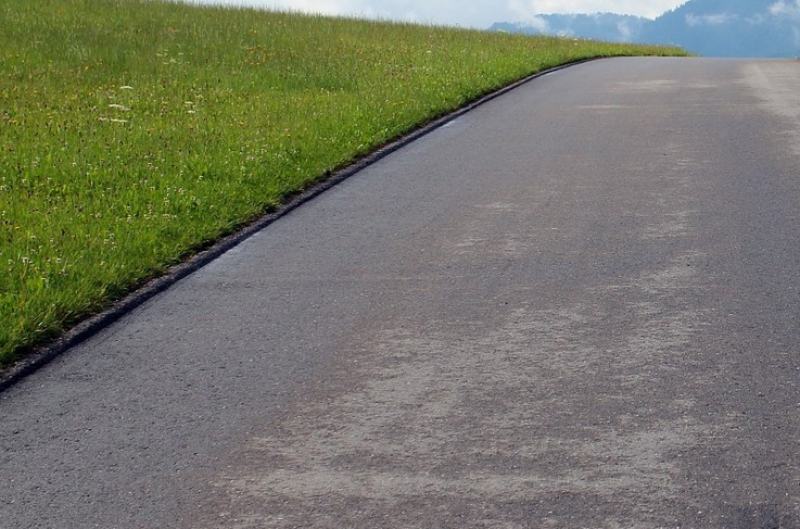 Nowe asfalty na drogach gminnych