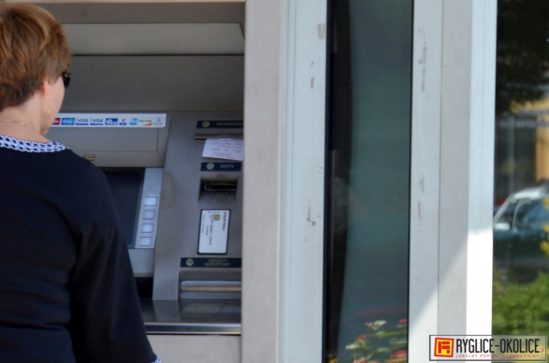 Ostrzeżenie przed QR na bankomatach