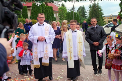 Powitanie neoprezbiterów i prymicje w Szynwałdzie